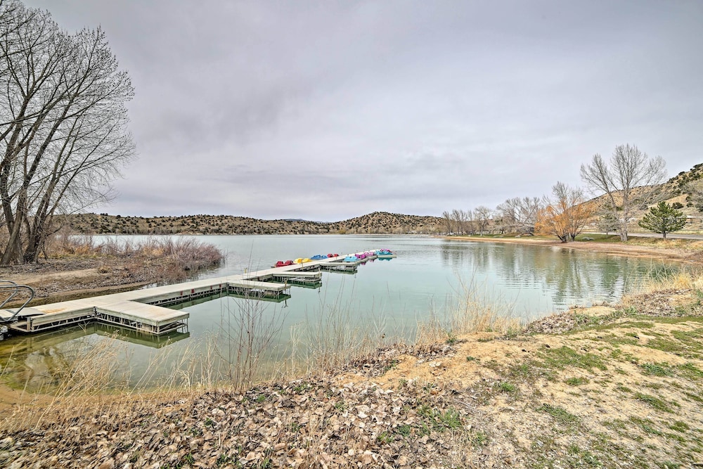 Rustic Cabin Near Palisade State Park w/ Deck!