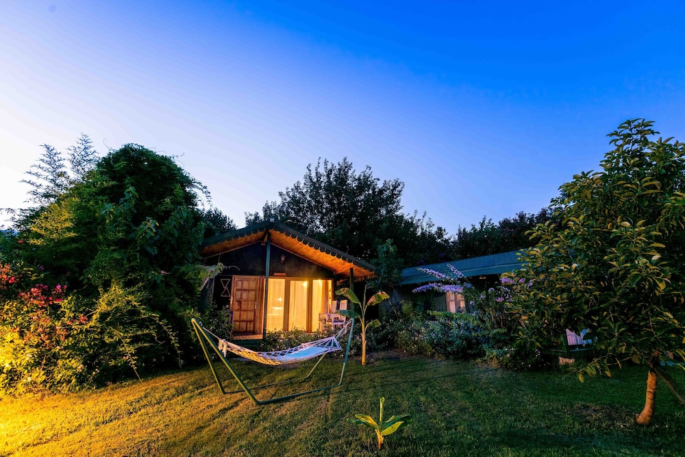 Etenna Beach Bungalows - Image 38