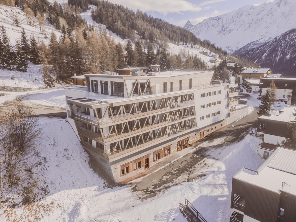Apartment in Peisey With Stunning Mountain Views