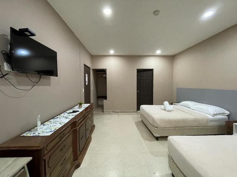 HOSTAL EL PRADO