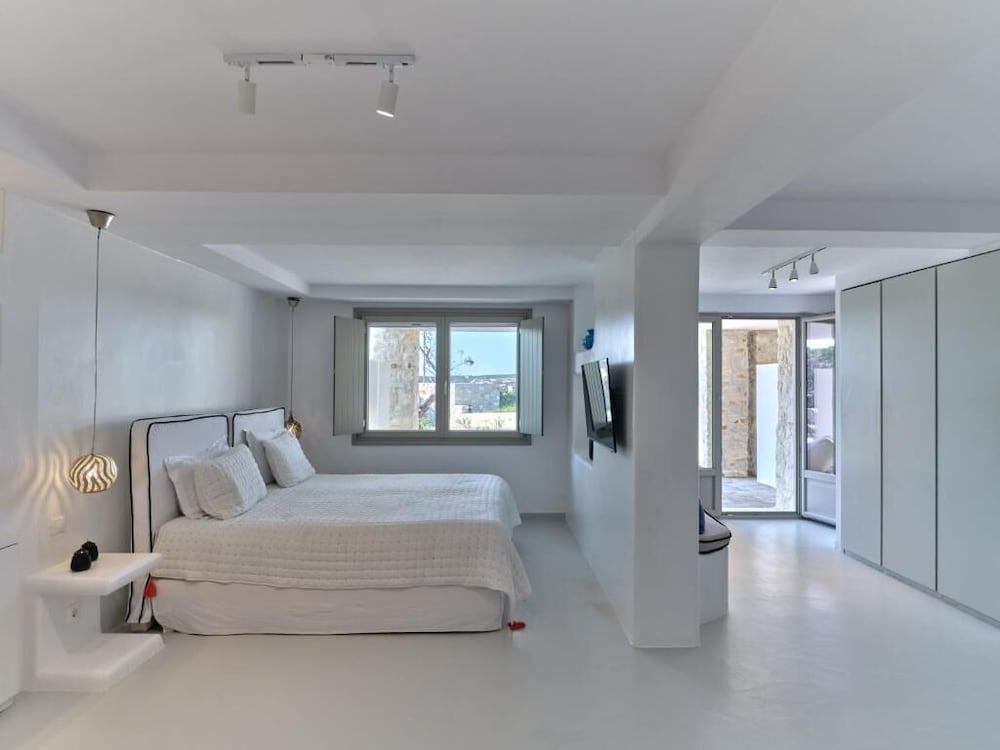 Empire Luxury Villas
