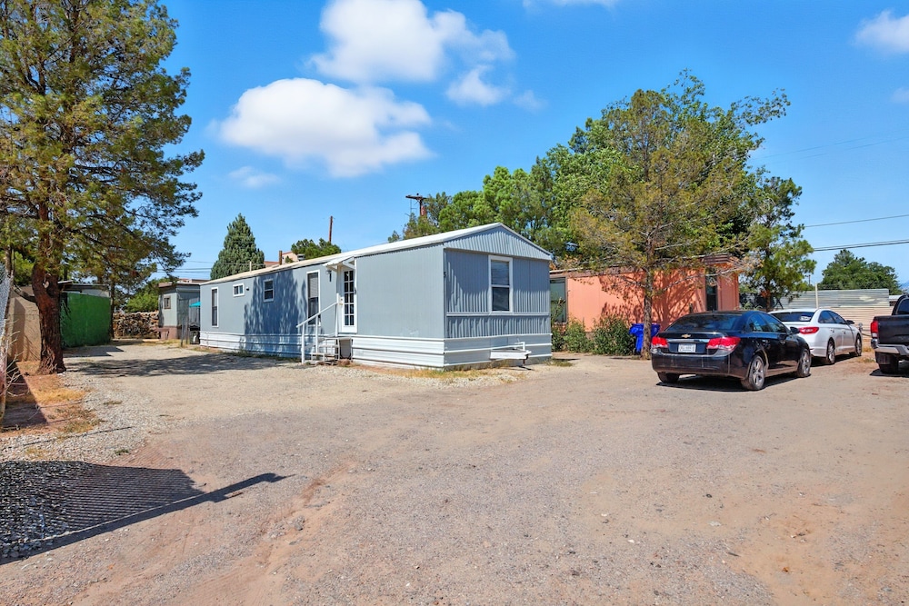 Desert Haven Cozy 2-Bedroom Mobile Home Near NMSU 2 Home