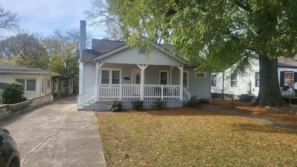 83rd Street Comfy Cottage