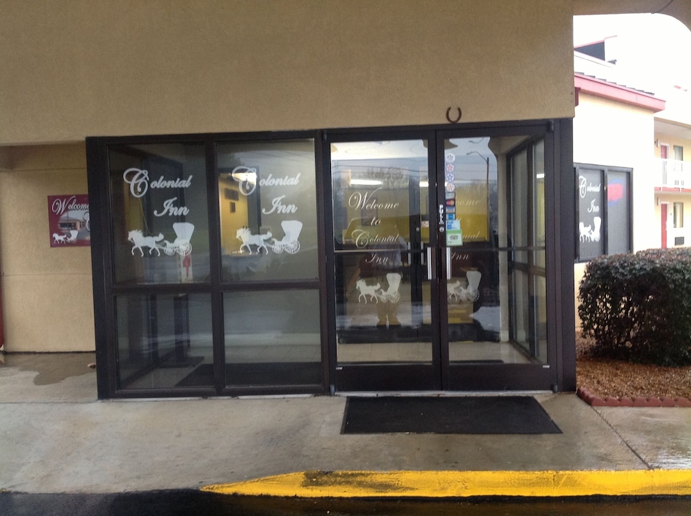 Colonial Inn & Suites /Airport/Graceland, photo 2