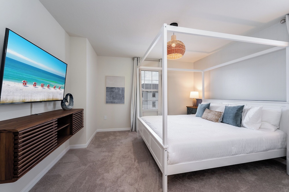 Dazzling New 7BR Villa  Disney Theme Rms