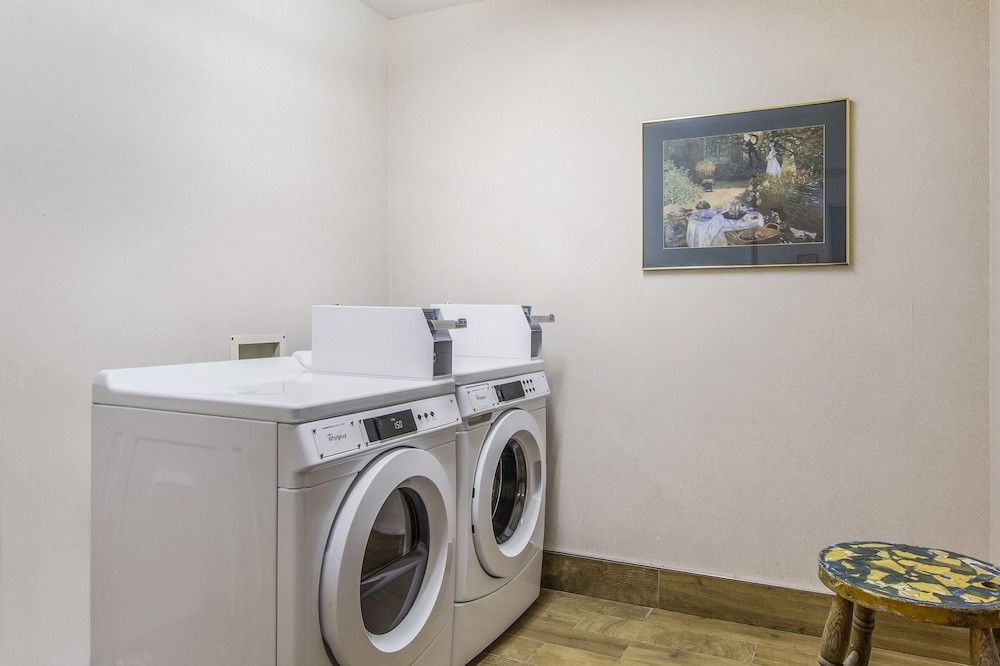 Econo Lodge Shelbyville - Property Image 2