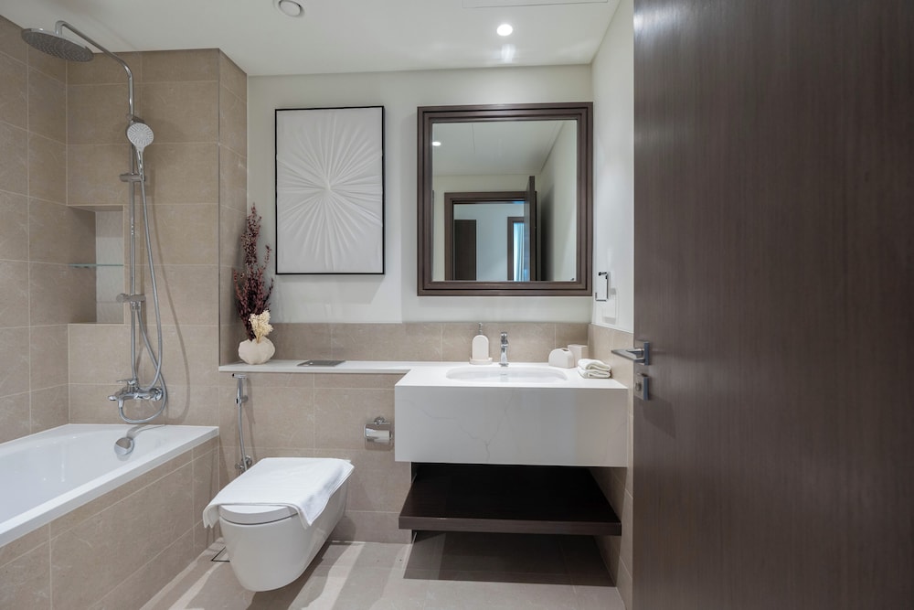 KeyRock - Dubai Marina with Pool & Gym