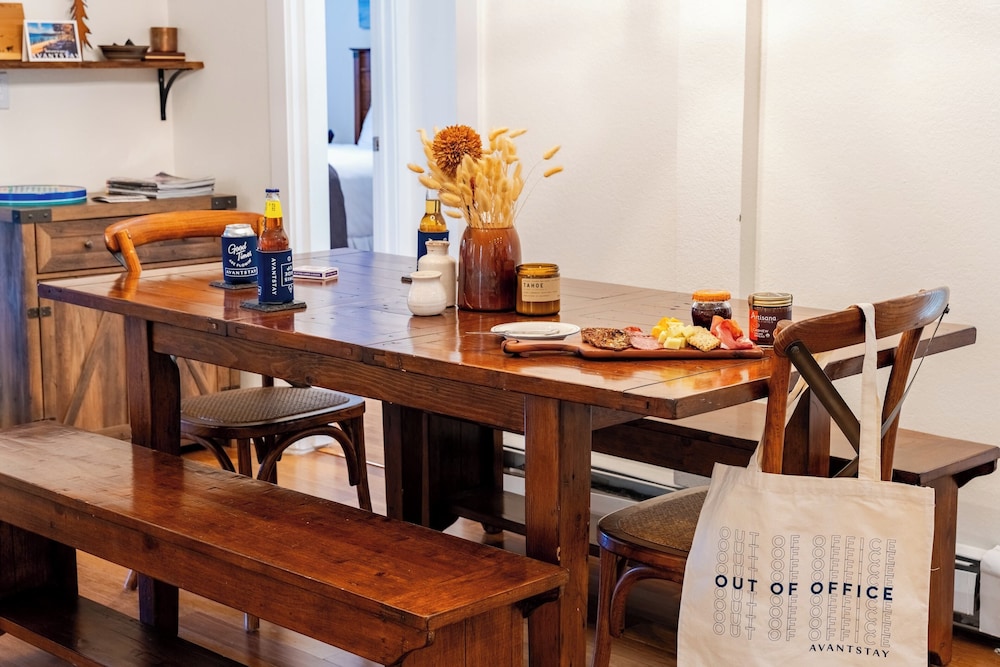 Walk to Lake, Dining+shops 5mins to Ski Resort Incline Paradise by Avantstay view 3