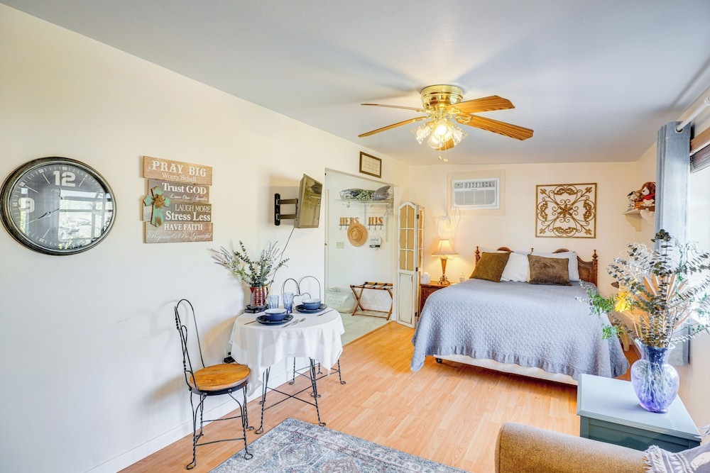 Walkable Studio w/ Patio in Tucson!