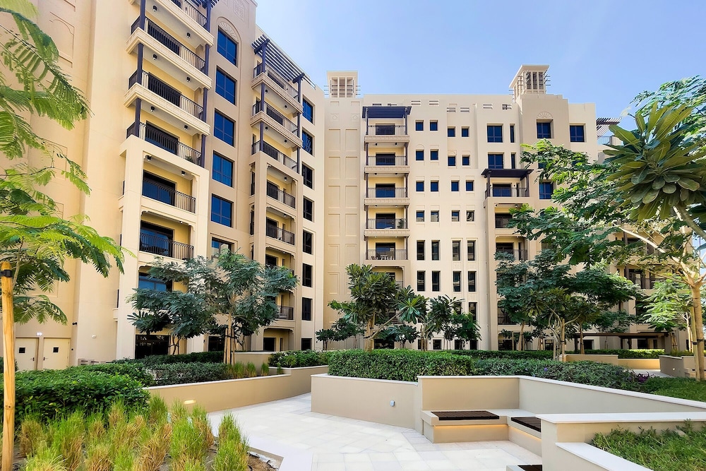 Premium 1BR in Asayel 2