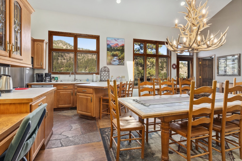 Cascade Mountain Home By Estes Park Homes 6 Bedroom Home