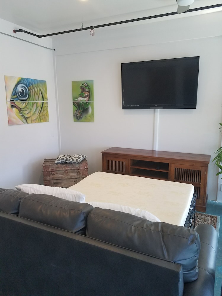 House of Trestles - Hostel