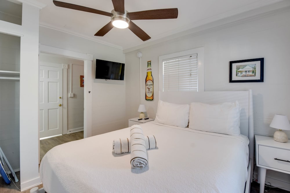 Coconut Palm by Brightwild Island Home w Pool
