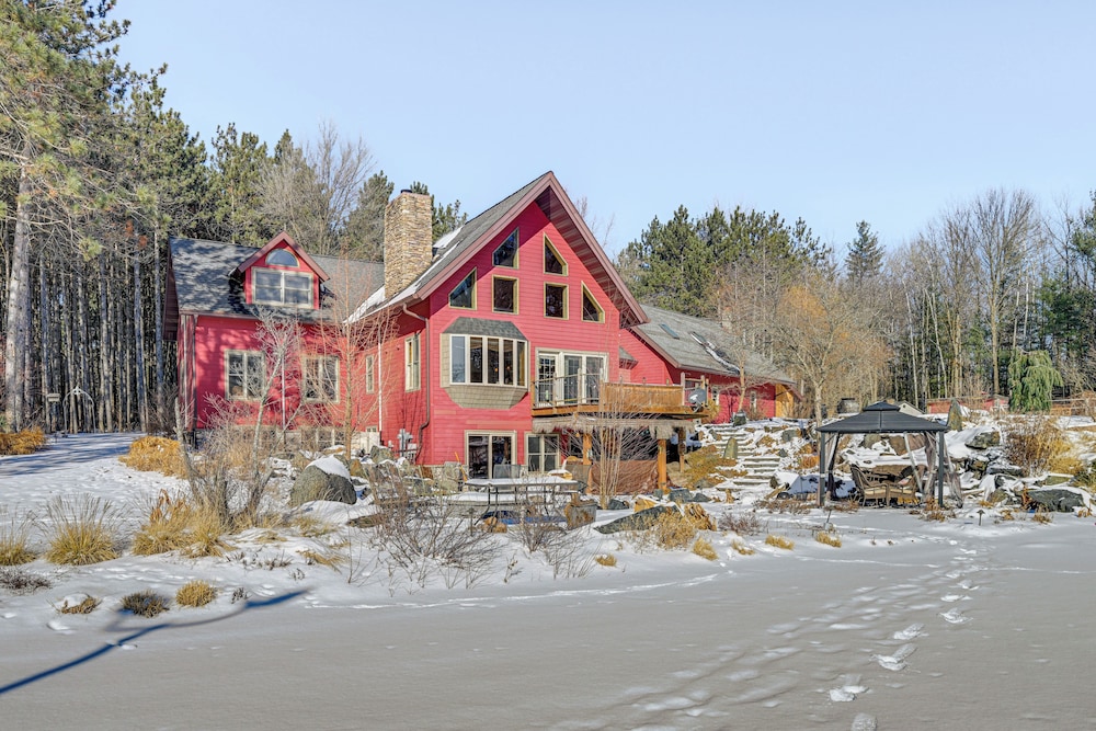 Hot Tub & Private Sauna: Wausau Family Home