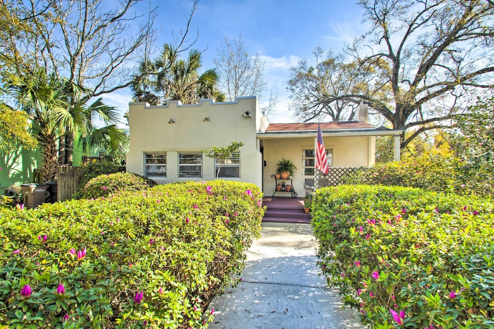 Colorful Pensacola Oasis: 1 Block to Bayview Park!, photo 12