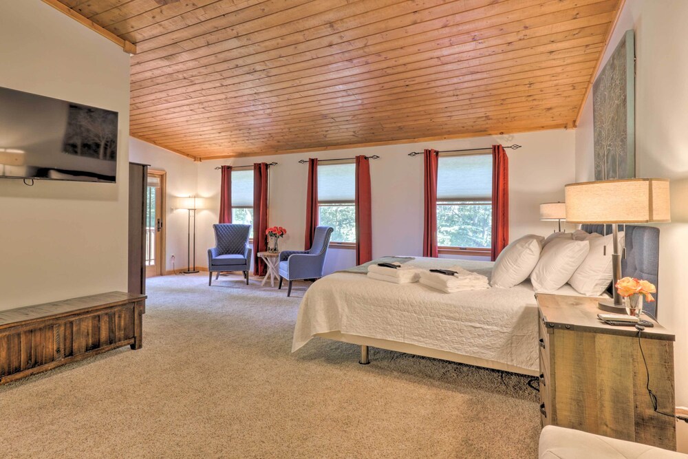 Secluded Leesburg Retreat w/ Private Hot Tub! view 3