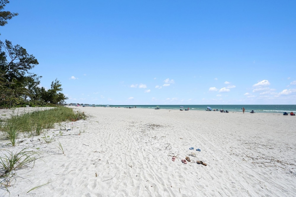 Latitude Adjustment Ami 3 Bedroom Home
