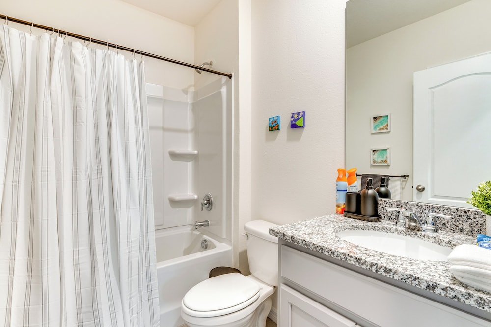 Playground Access: Winter Haven Getaway w/ Patio!