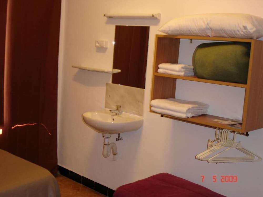 Photo 10