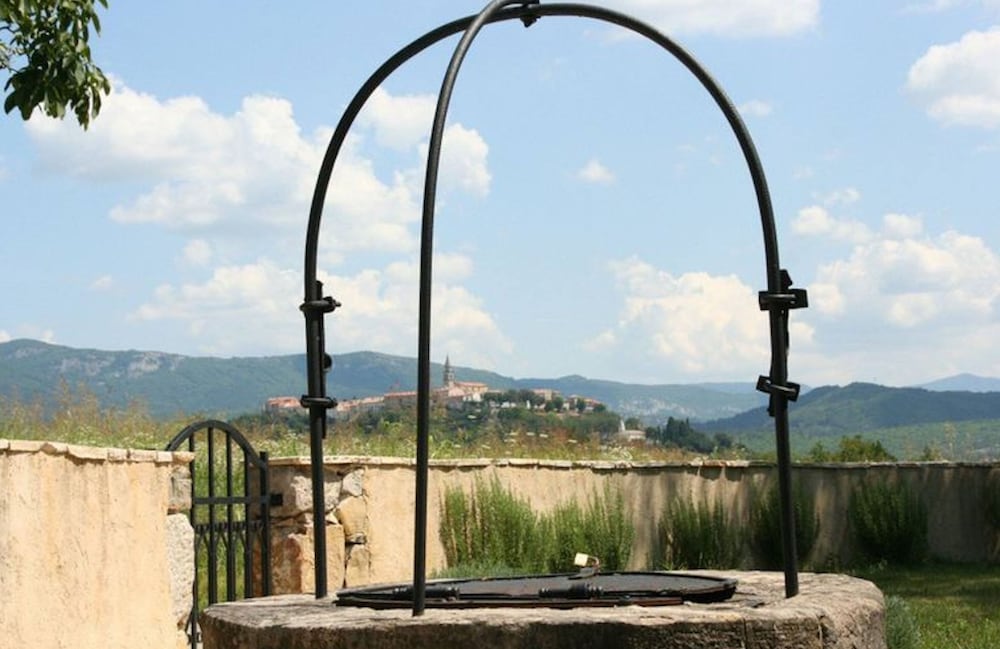 Casa Elena, Perfect Family Holiday In Green view 5