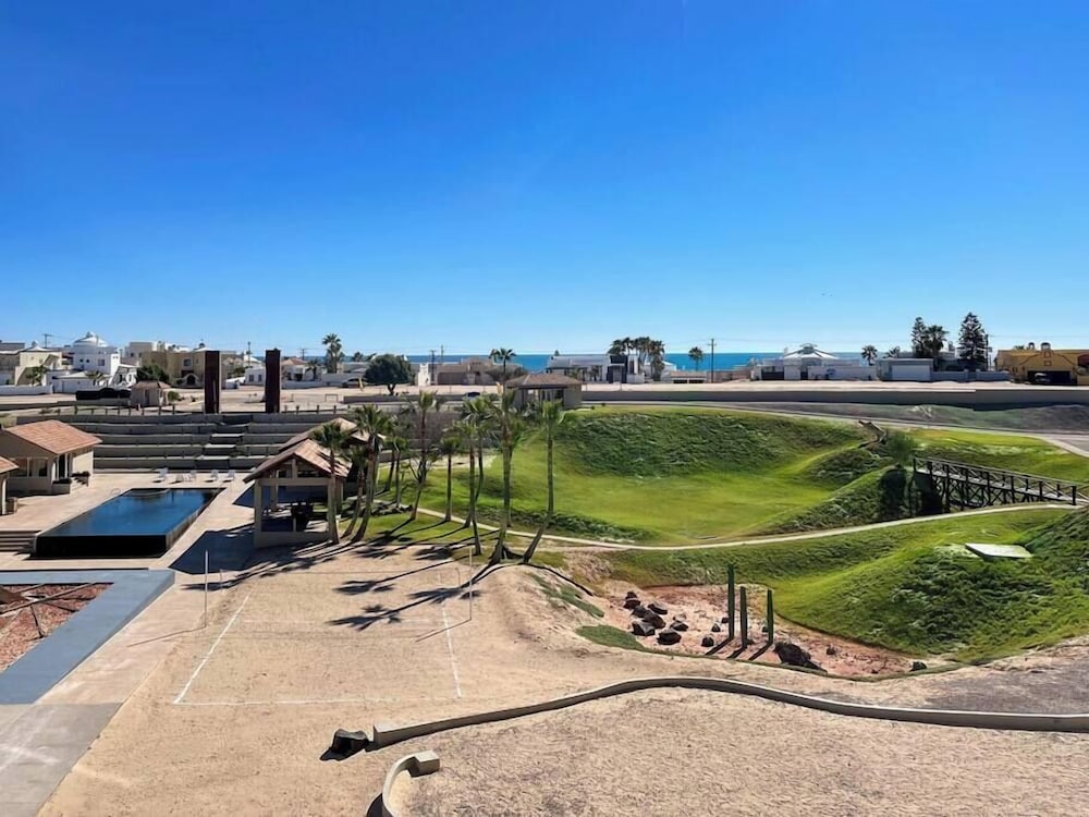 Modern Ocean View Condo With Pools Gym
