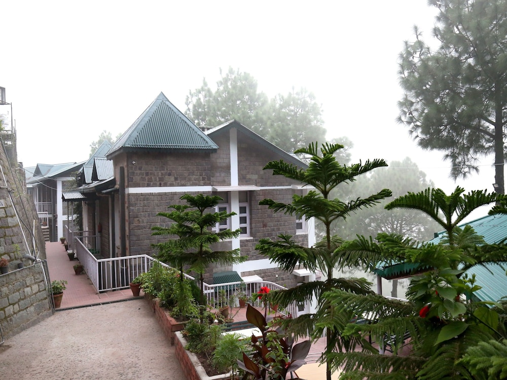 OYO 9660 Blossom Resort