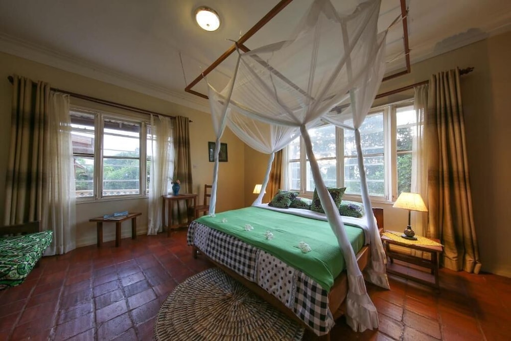 Papyrus Guest House