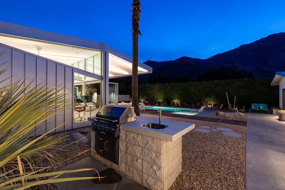 Luxury 4-bedroom Home With Pool Spa Stunning Mountain Views