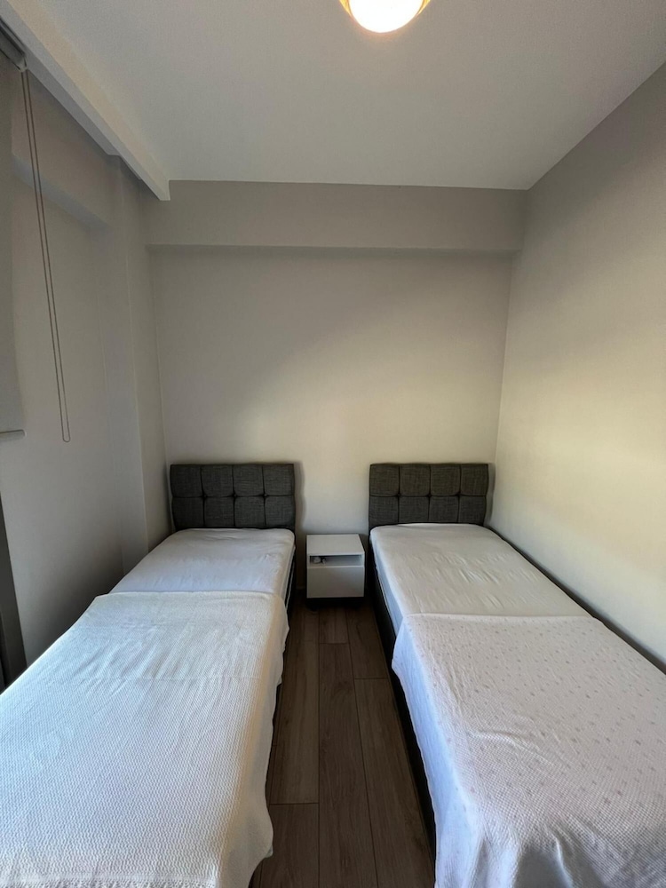 Scenic Flat With Shared Pool in Milas view 2