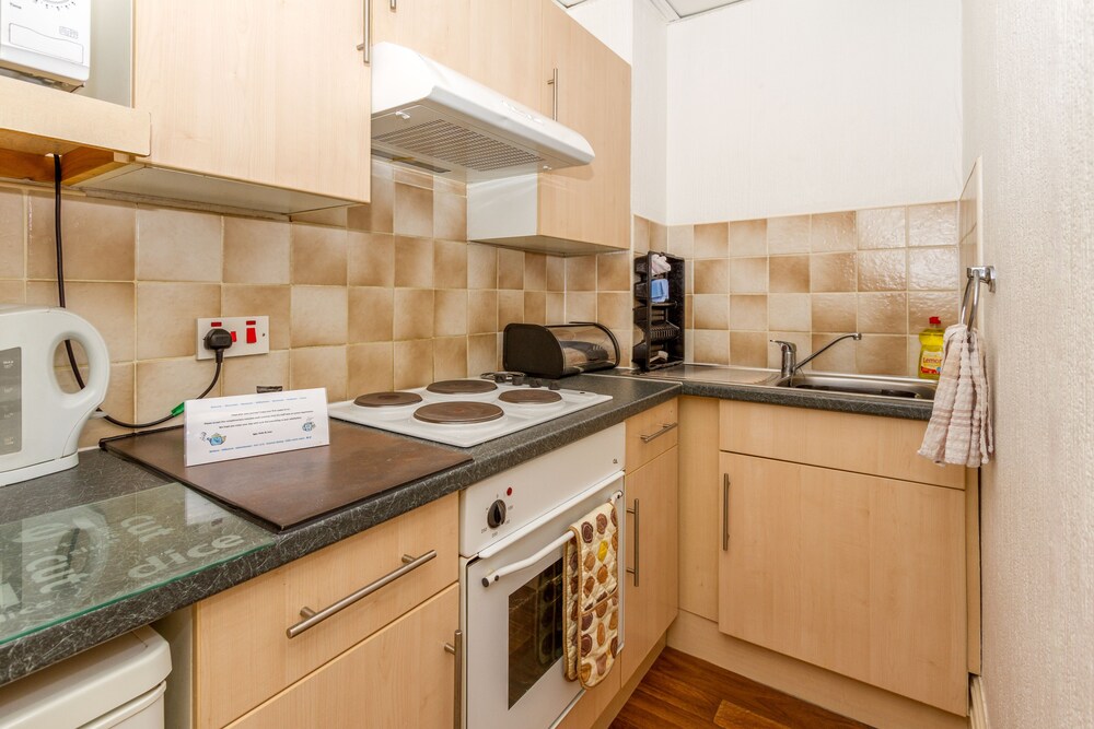 Lynton Apartments
