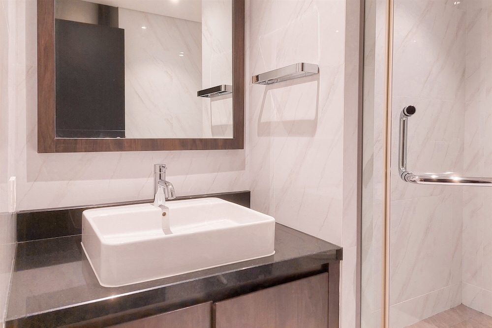 Modern Look And Comfy 1Br Apartment Branz Bsd City