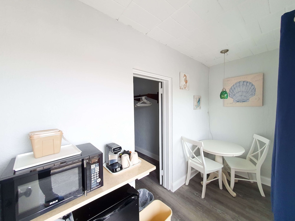 The Coral Sands Motel