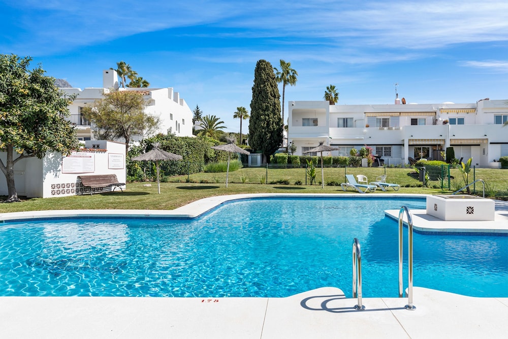 Relaxing Hideaway in Nueva Andaluc a Ref M57