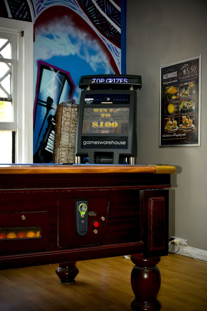 Ritz For Backpackers - Image 5