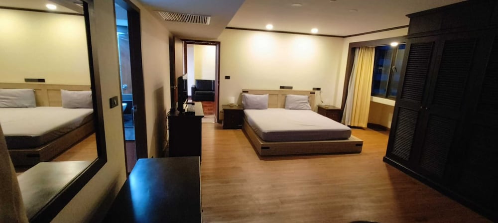 Omni Tower Sukhumvit Nana - Direct