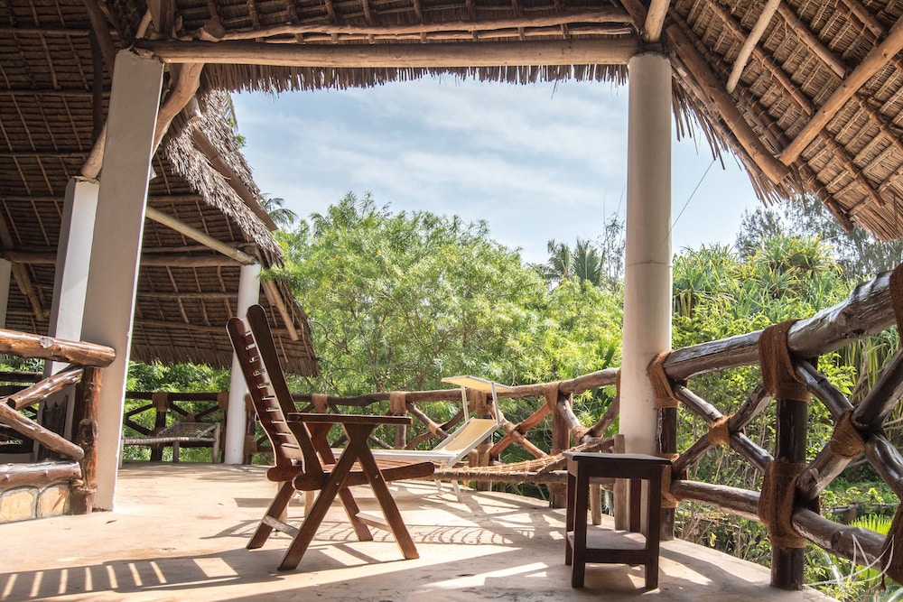 Casa Umoja Guesthouse