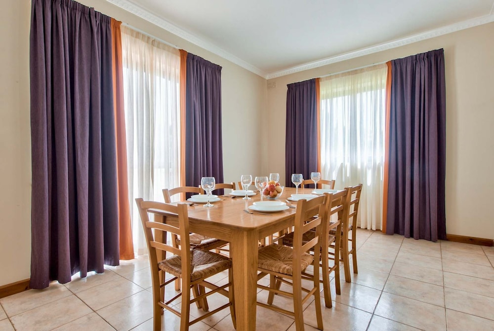 Villa Sardinella-5 Bedroom Villa With Private Pool