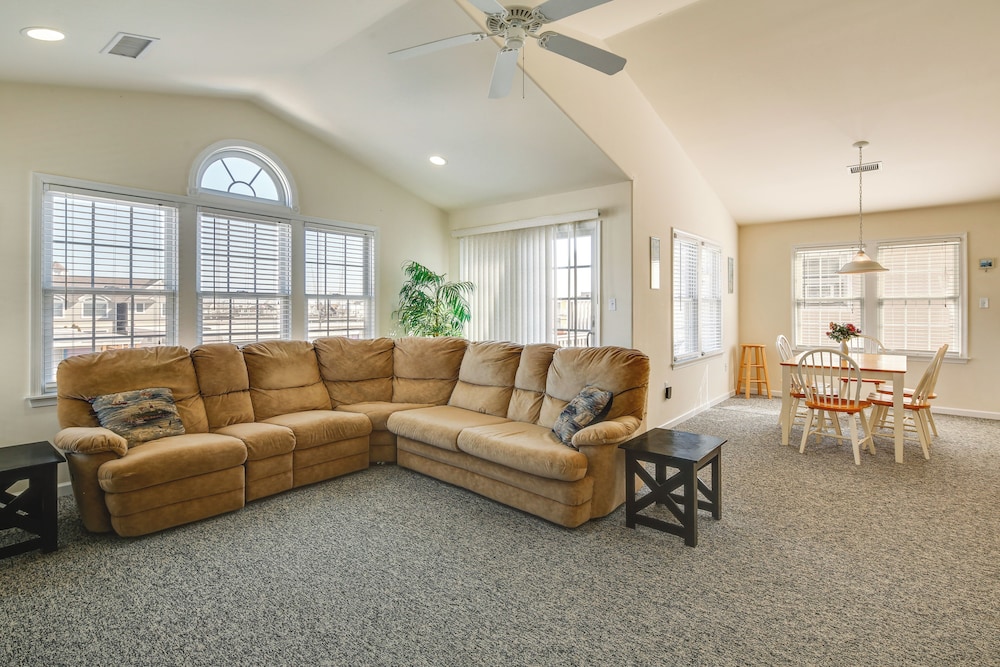 Half-mi to Wildwood Boardwalk: Family-friendly Apt