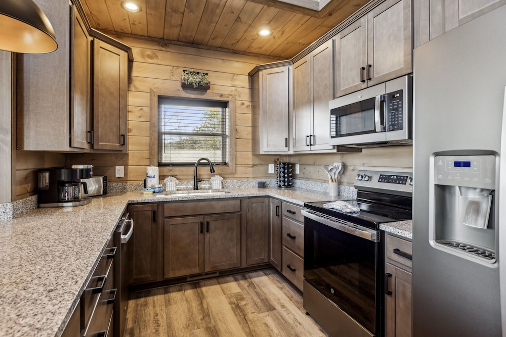 Jerne To The Top 4 Bedroom Cabin