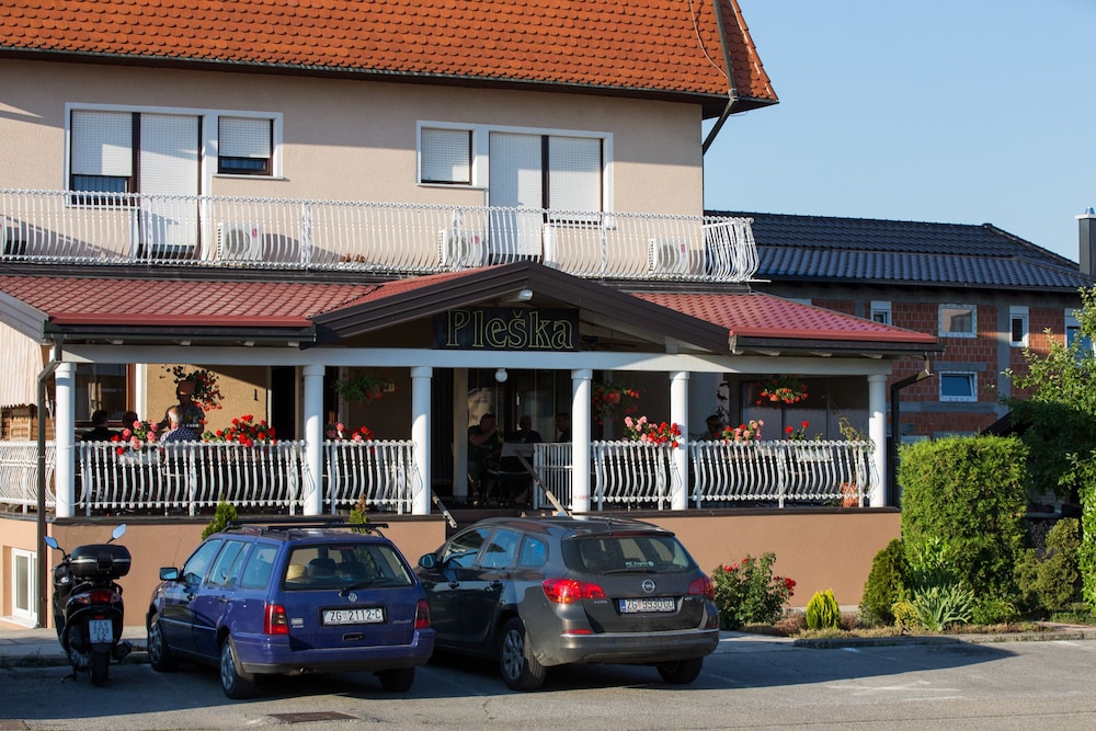 Rooms Pleška Zagreb Airport