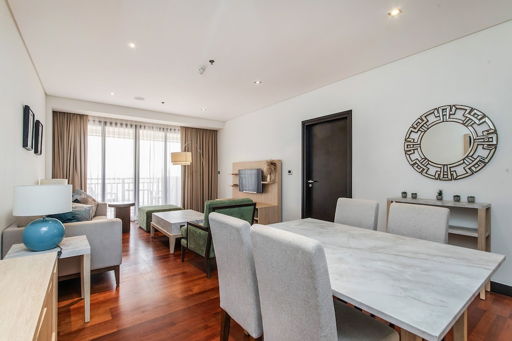 Exotic Apartments at Royal Amwaj
