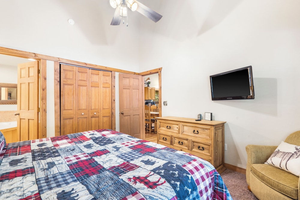Baldknobber Ridge Escape - West Branson Cabin!