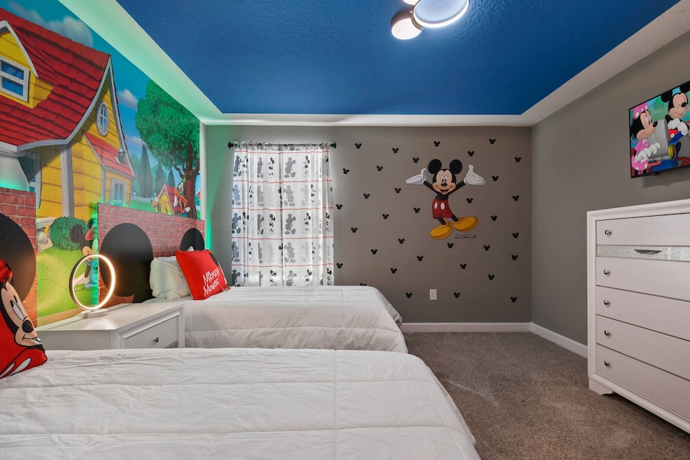 Disney 9Bd Storeylake Game Pool