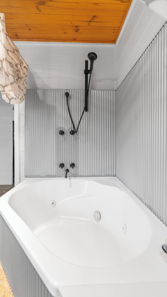 Gray Chalet in Daylesford