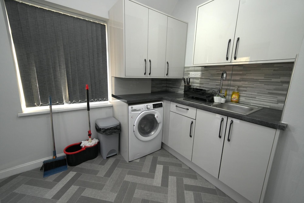 Telford - Apartment - Sleeps 5 - Flat 4
