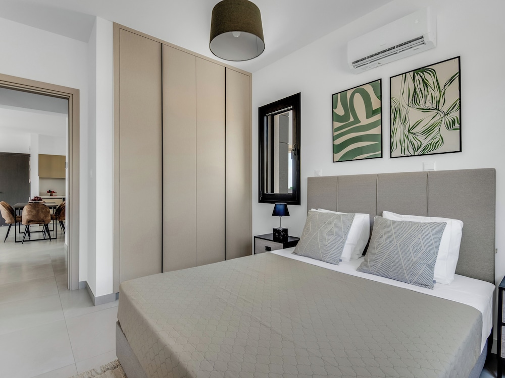 Sanders Elgio - Generous 2-bdr Apt w Balcony view 4