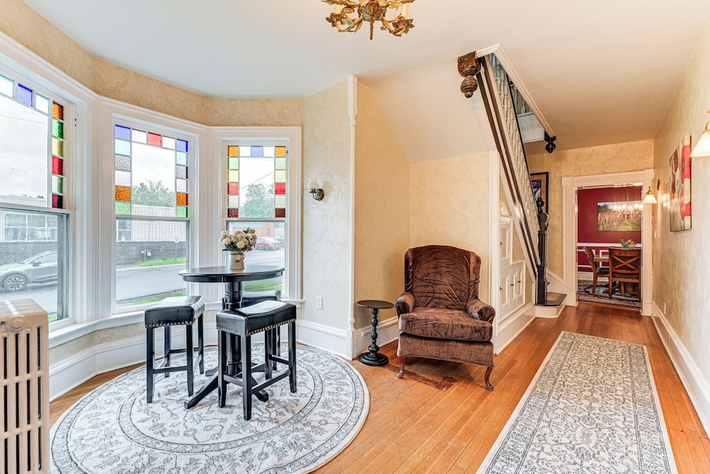 Near Lake & Wineries: Spacious Union Springs Home!