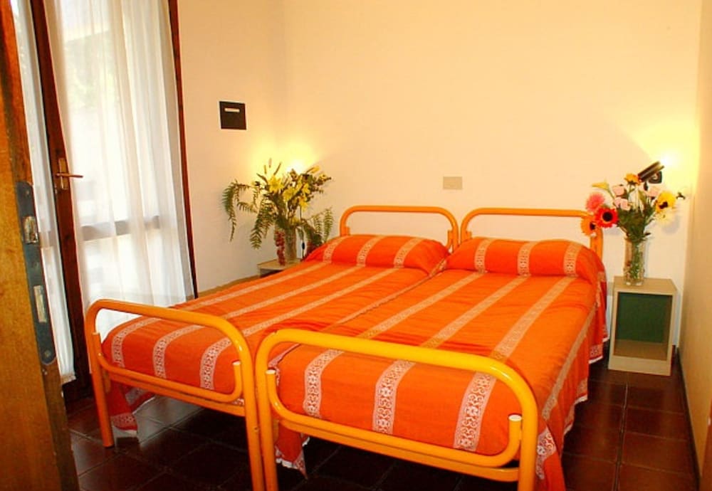 Nice row House With Garden for 8 Guests in Lignano Pineta