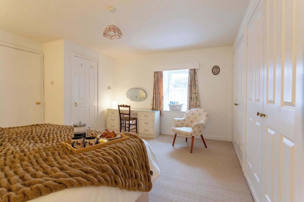 New Cross Keys House - Cosy 4-bed Cottage in Kirk Yetholm