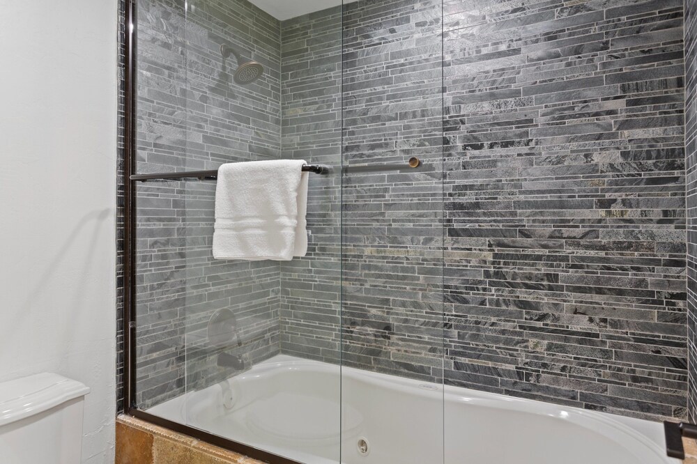 Trail's End Lodge at Deer Valley Resort - Three Bedroom Residence with Spa #501 3 Condo